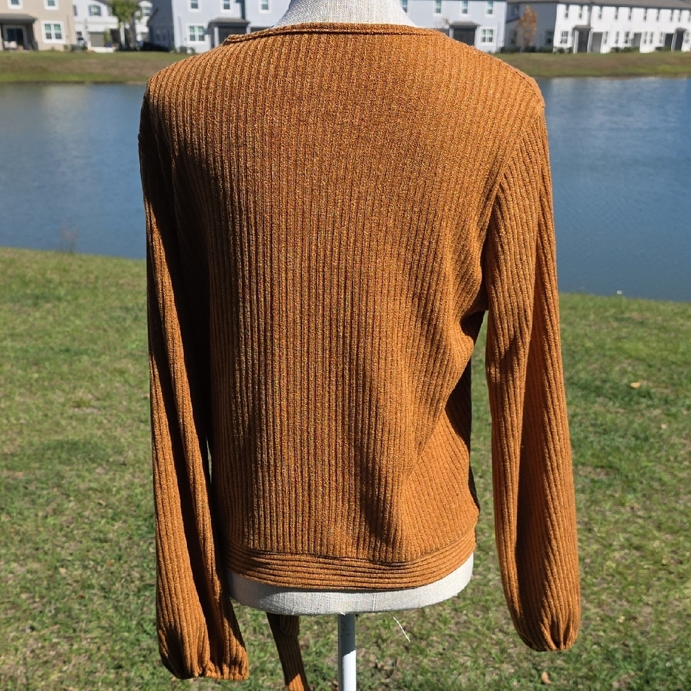 Women's Ribbed Sweater - Picture 3 of 9